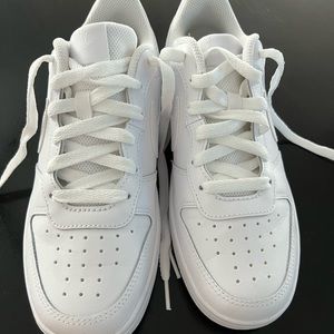 Nike Court Borough Low 2, Big Kids size 5.5y